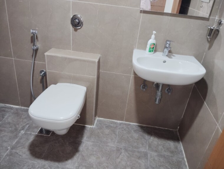 Bathroom, mantri-celestia 2 Bedroom 960 Sq.Ft. Apartment In Gachibowli Hyderabad 10081862