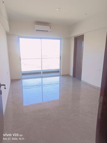 Room in 2 BHK Apartment at Lodha Primero, Mahalaxmi – for Rent