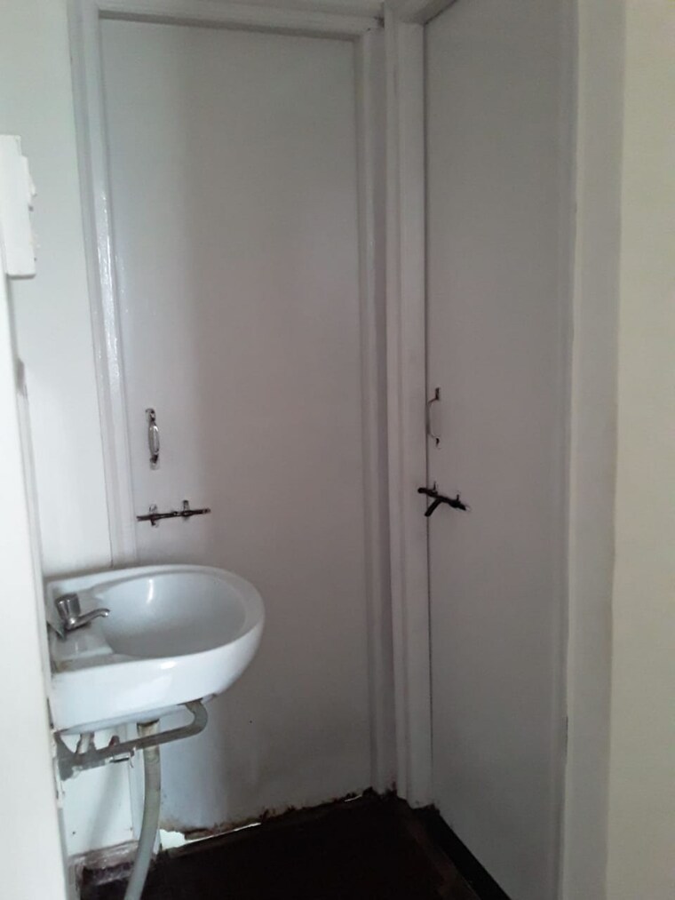 Bathroom, niranjan-complex 2 Bedroom 855 Sq.Ft. Apartment In Pashan Pune 10081858