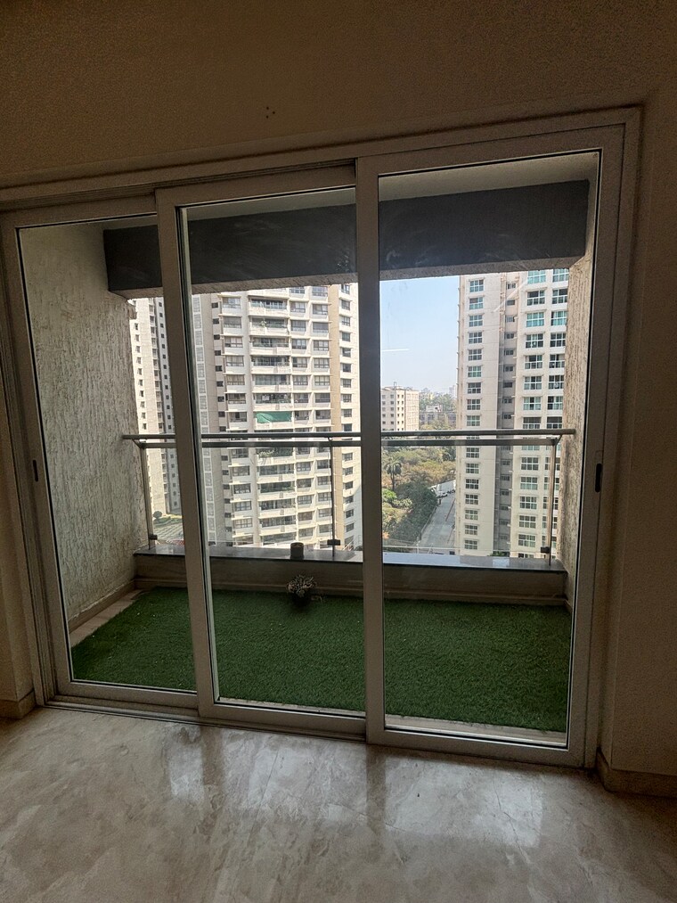 Balcony, l-t-emerald-isle 2 Bedroom 780 Sq.Ft. Apartment In Powai Mumbai 10081883