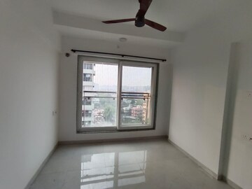 Room in 2 BHK Apartment at Vaibhav Queens Park, Chembur – for Rent