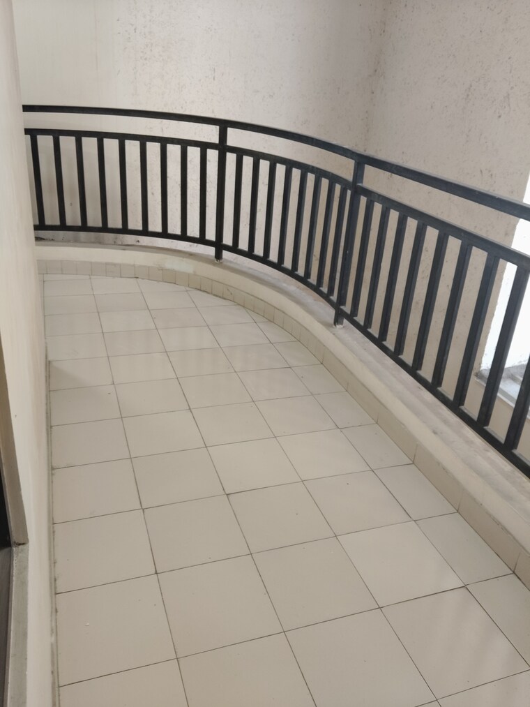 Balcony, the-golden-gate 3.5 Bedroom 1793 Sq.Ft. Apartment In Mahurali Ghaziabad 10081921