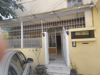 3.5 BHK Flat for Sale in Vasant Kunj, Delhi