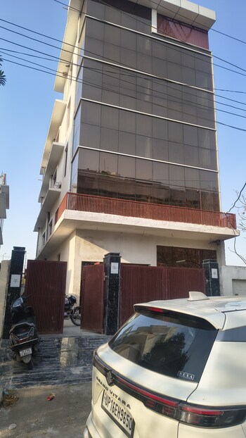Industrial Plot for Rent in Sector 80, Noida