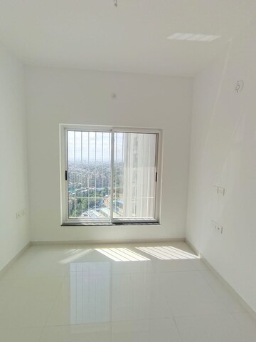 Room in 3 BHK Apartment at Runwal The Central Park, Chinchwad – for Sale