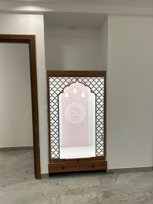 Furnished Amenities in 4 BHK Apartment at Empire Floors, Sector 57 – for Sale