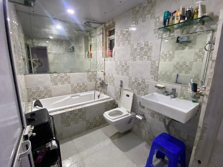 Bathroom, kopar khairane 3 Bedroom 2200 Sq.Ft. Apartment In Kopar Khairane Navi Mumbai 10651938