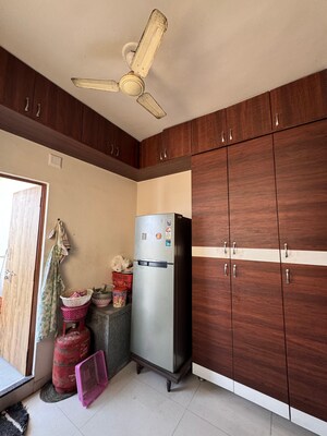 Furnished Amenities in 2 BHK Builder Floor at Lajpat Nagar 4 – for Rent