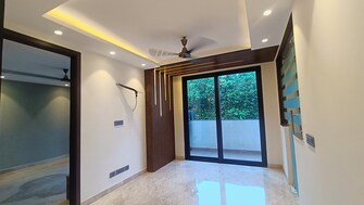 3 BHK + Servant Room 184 Sq.Yd. Builder Floor in Unitech Greenwood City Apartment