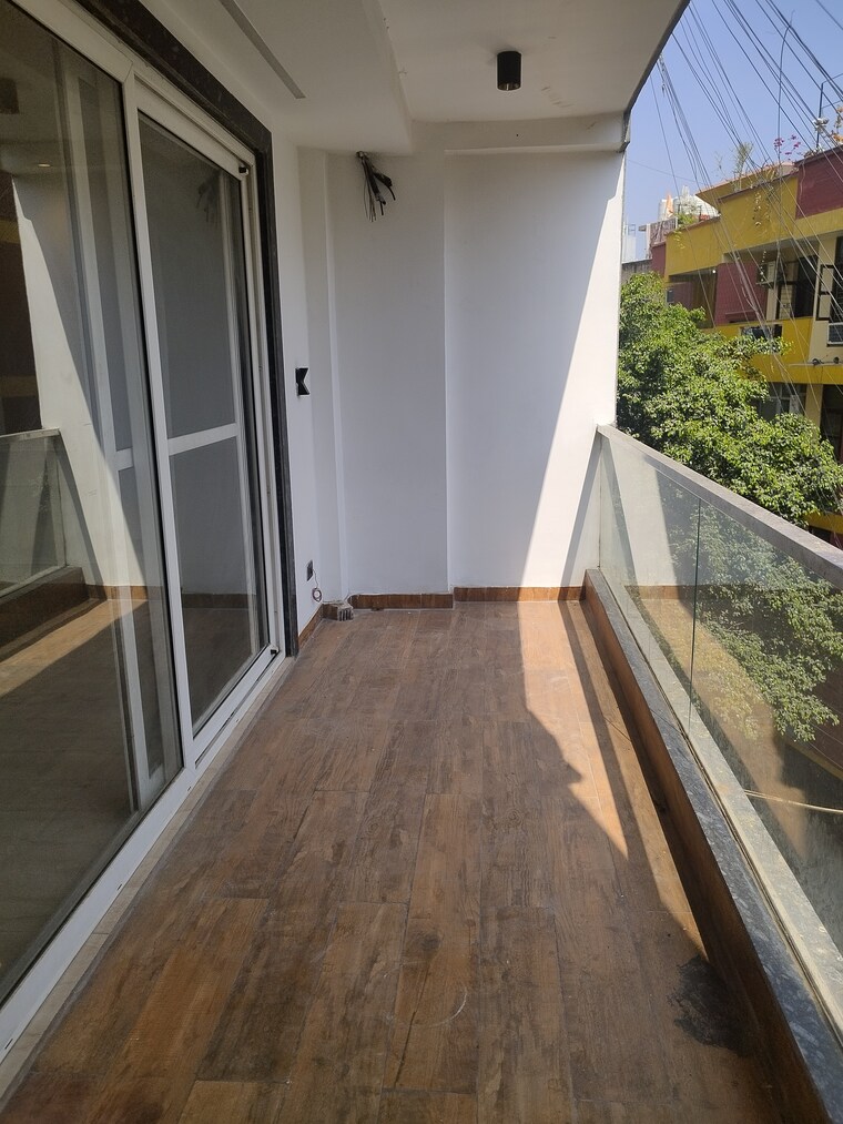 Balcony, freedom fighters enclave 3 Bedroom 1800 Sq.Ft. Builder Floor In Freedom Fighters Enclave Delhi 10095046