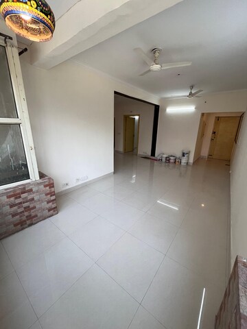 Room in 4 BHK Apartment at Ansal Sushant Estate, Sector 52 – for Rent