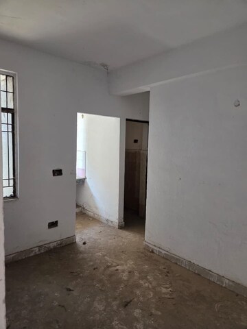 Room in 1 BHK Builder Floor at Mu 2 Greater Noida – for Sale