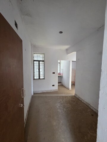 1 BHK Builder Floor – Entrance View at Mu 2 Greater Noida - for Sale