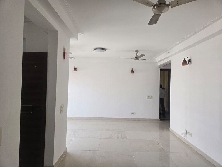 Bathroom, purvanchal-royal-park 3 Bedroom 1315 Sq.Ft. Apartment In Sector 137 Noida 10095030