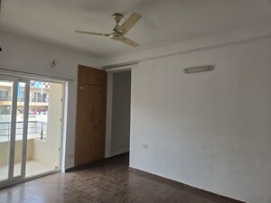 3 BHK Apartment For Rent in Purvanchal Royal Park, Sector 137