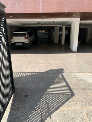 Parking in 4 BHK Independent House at Ansal Sushant Floors, Sushant Lok ii – for Sale