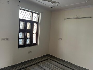 Room in 2 BHK Builder Floor at Sector 21d – for Rent