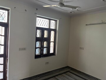 Room in 2 BHK Builder Floor at Sector 21d – for Rent