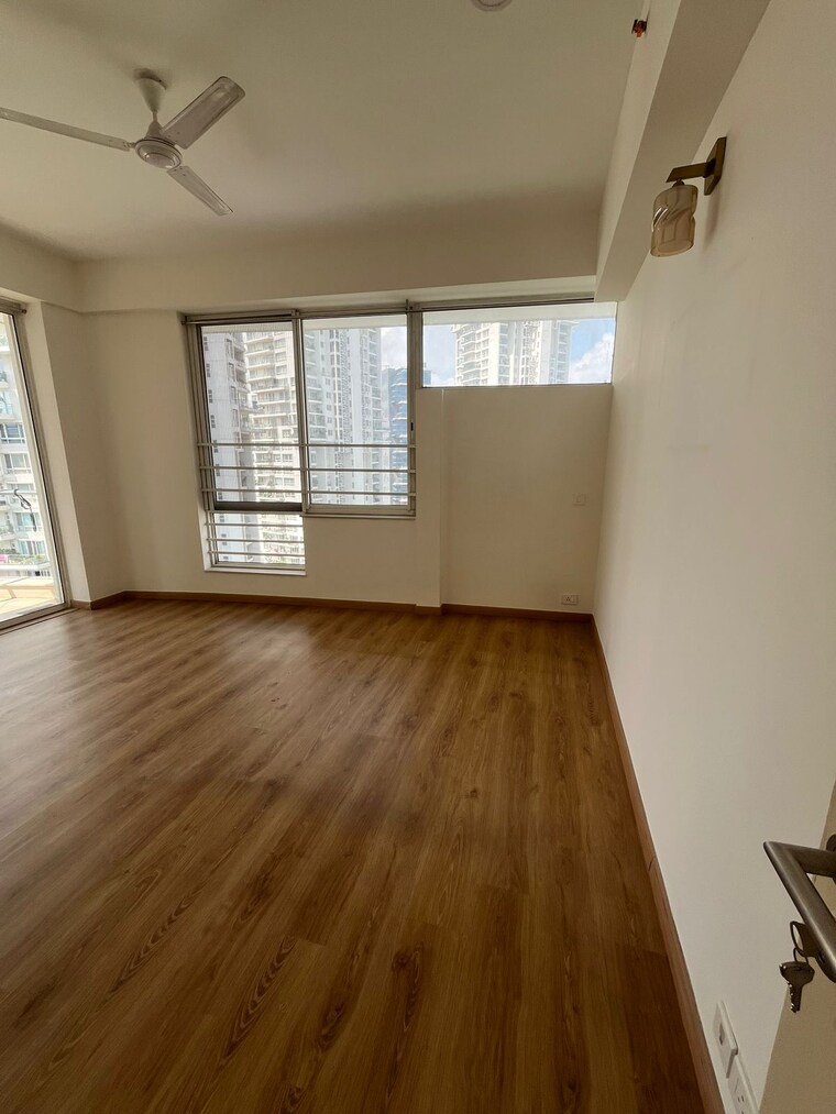 Room, pioneer-park-presidia 3 Bedroom 3800 Sq.Ft. Apartment In Sector 62 Gurgaon 10095095