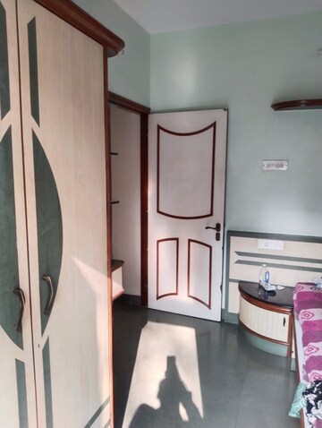 Furnished Amenities in 3 BHK Apartment at Gokhale Saraswati Park, Ideal Colony – for Rent