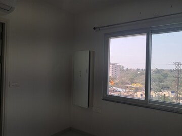 Room in 3 BHK Apartment at Jayabheri The Nirvana, Gopanpally – for Rent