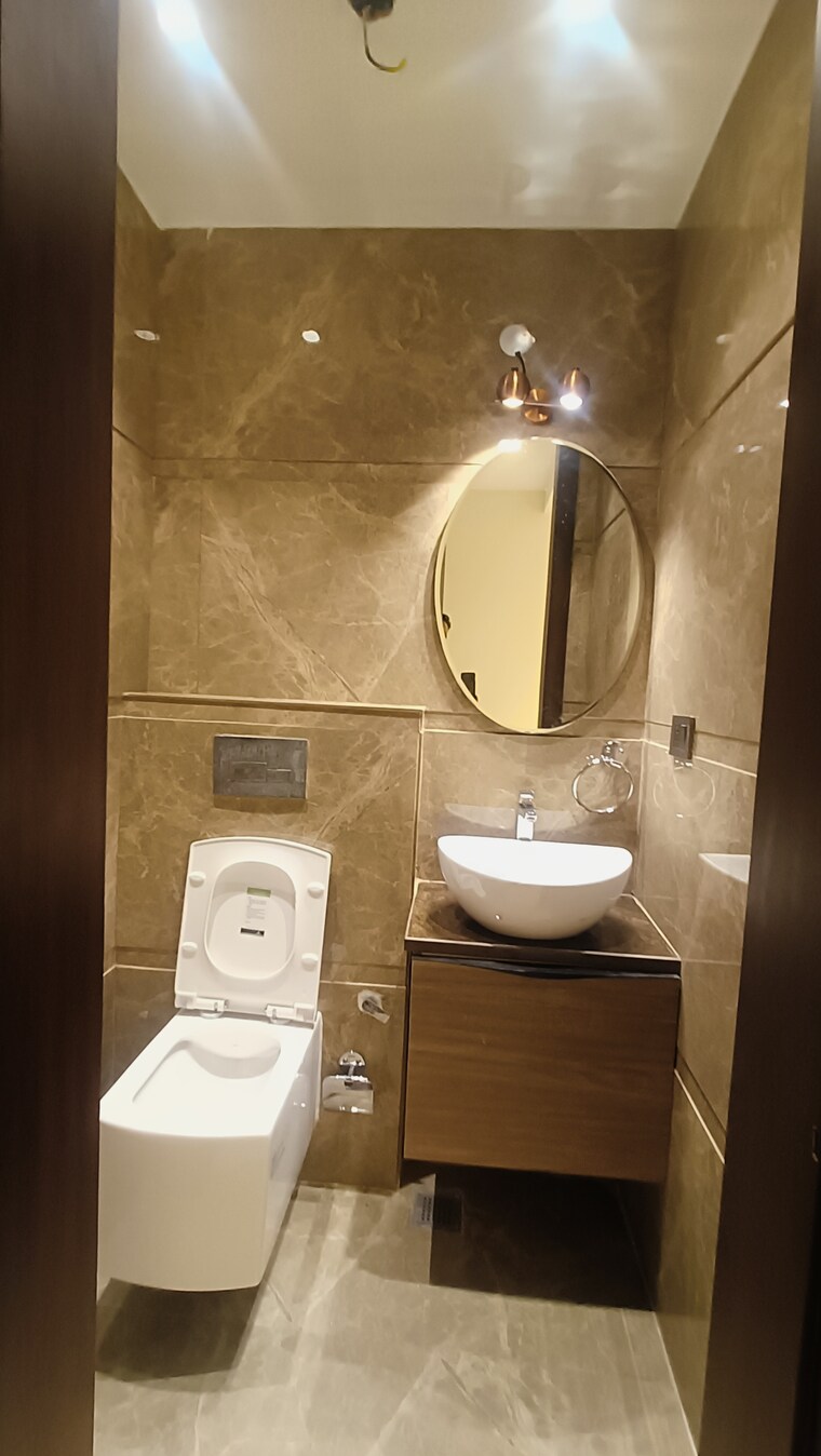 Bathroom, unitech-greenwood-city-apartment 3 Bedroom 187 Sq.Yd. Builder Floor In Sector 45 Gurgaon 10094941