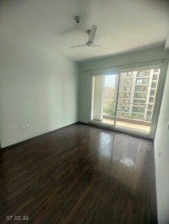 3.5 BHK + Servant Room Apartment For Rent in Microtek Greenburg