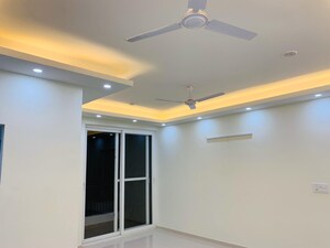 Room in 3.5 BHK Apartment at Ambika Florence Park, North Mullanpur – for Sale