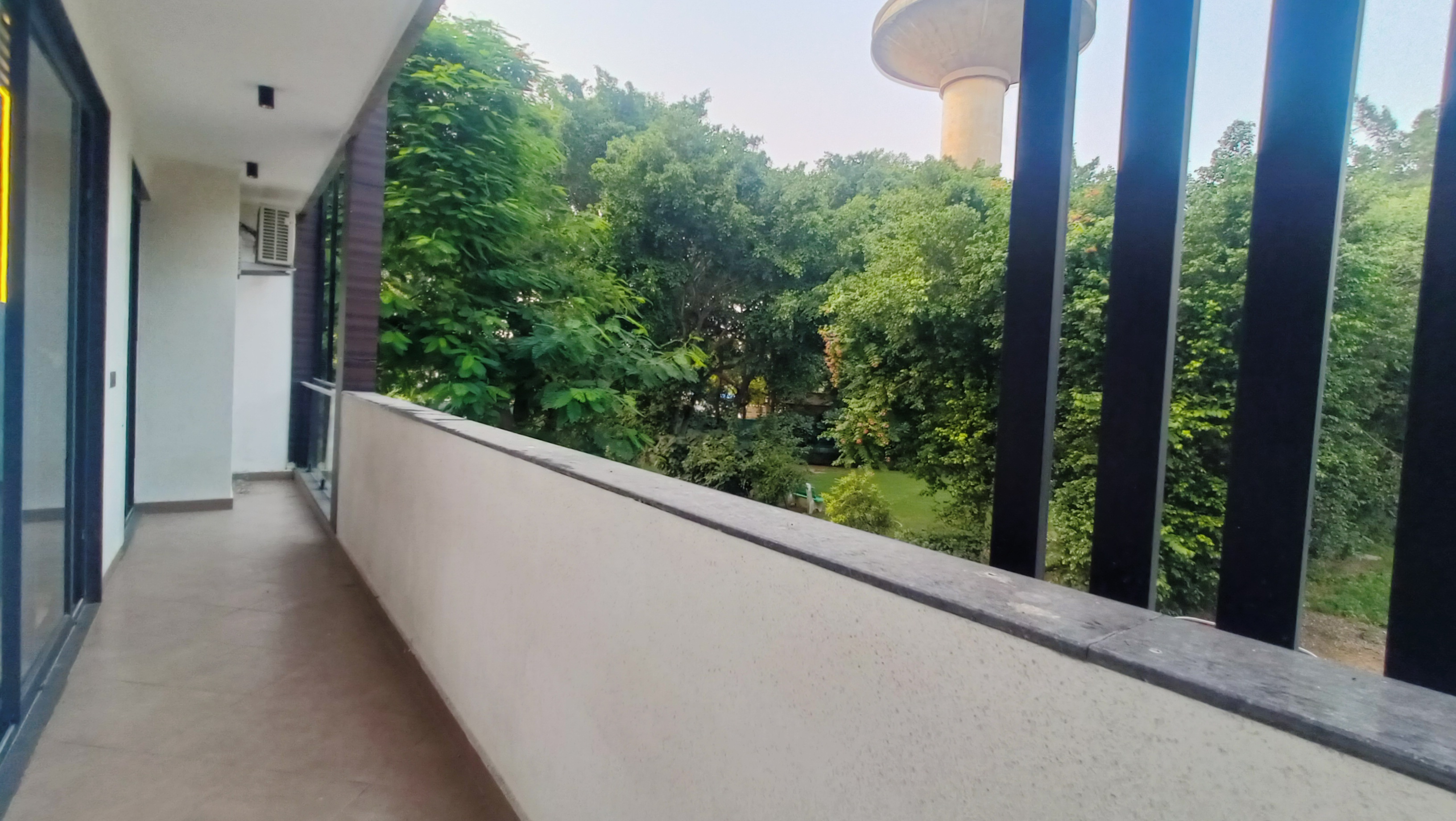 3 BHK + Servant Room 191 Sq.Yd. Builder Floor in Unitech Greenwood City Apartment