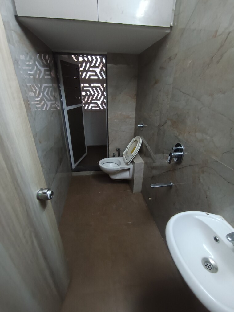 Bathroom, siddhivinayak-royal-meadows 3 Bedroom 1025 Sq.Ft. Apartment In Shahad Thane 10095413