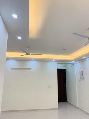 Room in 4 BHK Apartment at Ambika Florence Park, North Mullanpur – for Sale