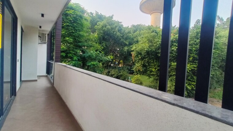 Balcony, unitech-greenwood-city-apartment 3 Bedroom 199 Sq.Yd. Builder Floor In Sector 45 Gurgaon 10094949