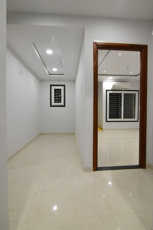 Room in 3 BHK Apartment at Besa – for Rent