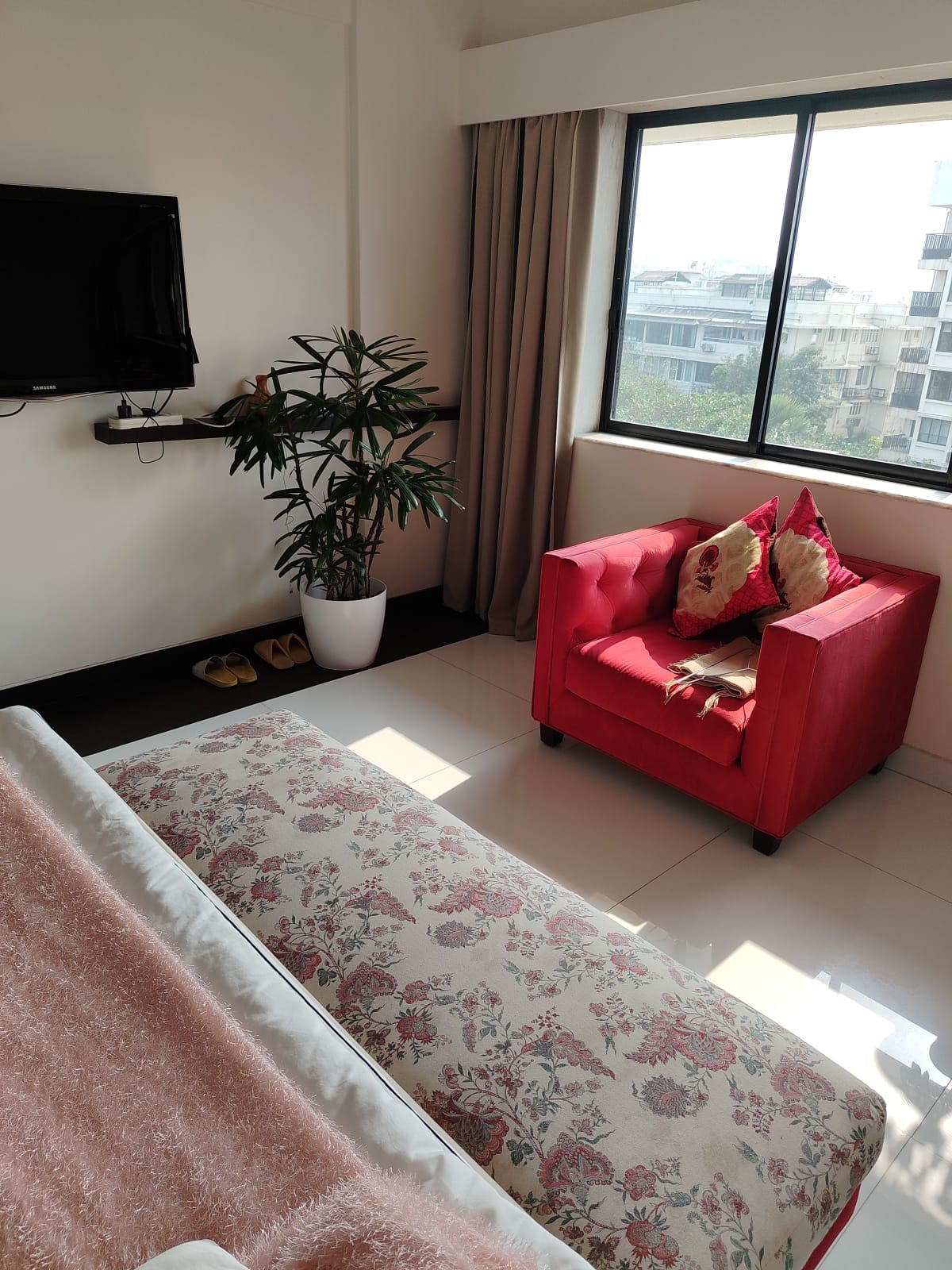 4 BHK Apartment For Rent in Veena Building