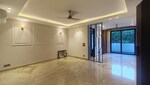 3 BHK + Servant Room 218 Sq.Yd. Builder Floor in Unitech Greenwood City Apartment