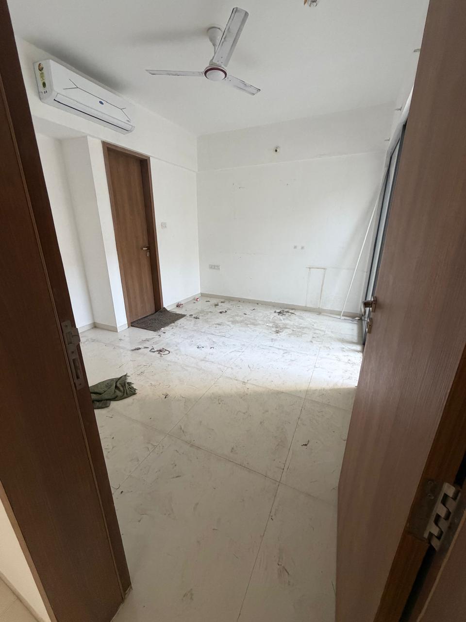 2 BHK 900 Sq.Ft. Apartment in Majestique Signature Towers