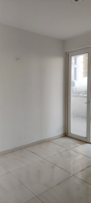 Room in 1 BHK Apartment at Omaxe The Resort, South Mullanpur – for Sale