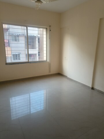 Room in 2.5 BHK Apartment at Essen Shonest Towers, Wakad – for Rent