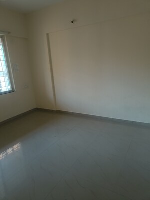 Room in 2.5 BHK Apartment at Essen Shonest Towers, Wakad – for Rent