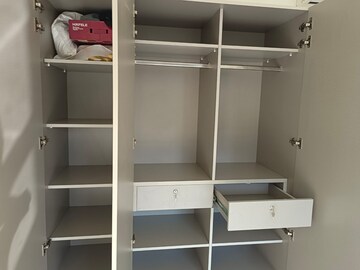 Furnished Amenities in 2 BHK Apartment at Lodha Amara, Kolshet Road – for Rent