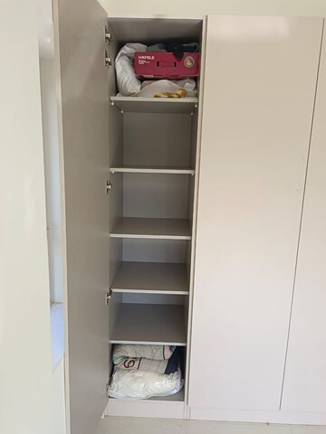 Furnished Amenities in 2 BHK Apartment at Lodha Amara, Kolshet Road – for Rent