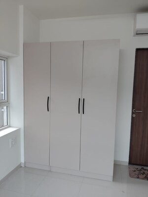 Room in 2 BHK Apartment at Rustomjee Athena, Majiwada – for Rent