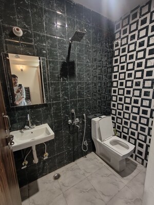 Bathroom in 1 BHK Builder Floor at Neb Sarai – for Rent