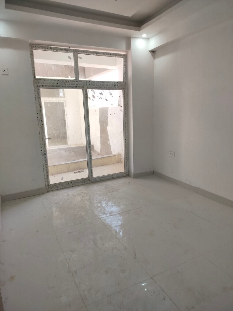 Room, knowledge park v greater noida 3 Bedroom 1500 Sq.Ft. Apartment In Knowledge Park V Greater Noida Greater Noida 10095587