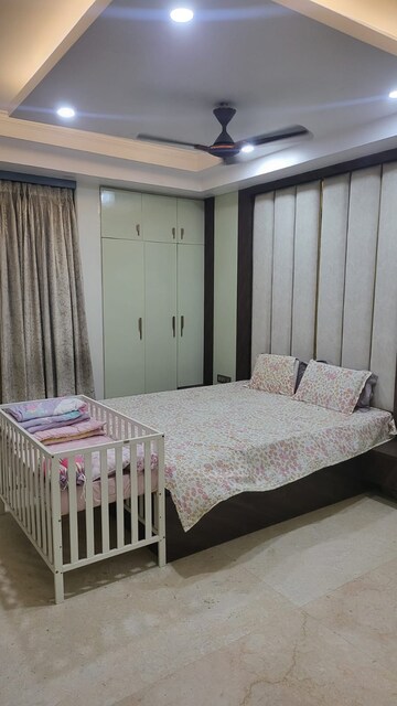 Bedroom in 6 BHK Builder Floor at Sector 50 – for Rent