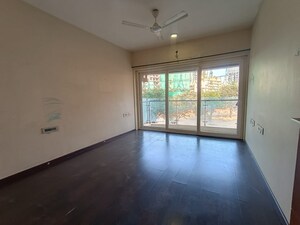 Room in 2 BHK Apartment at RNA Continental, Chembur – for Sale