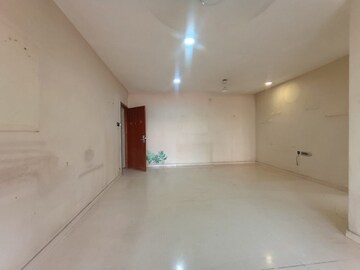 Room in 2 BHK Apartment at RNA Continental, Chembur – for Sale