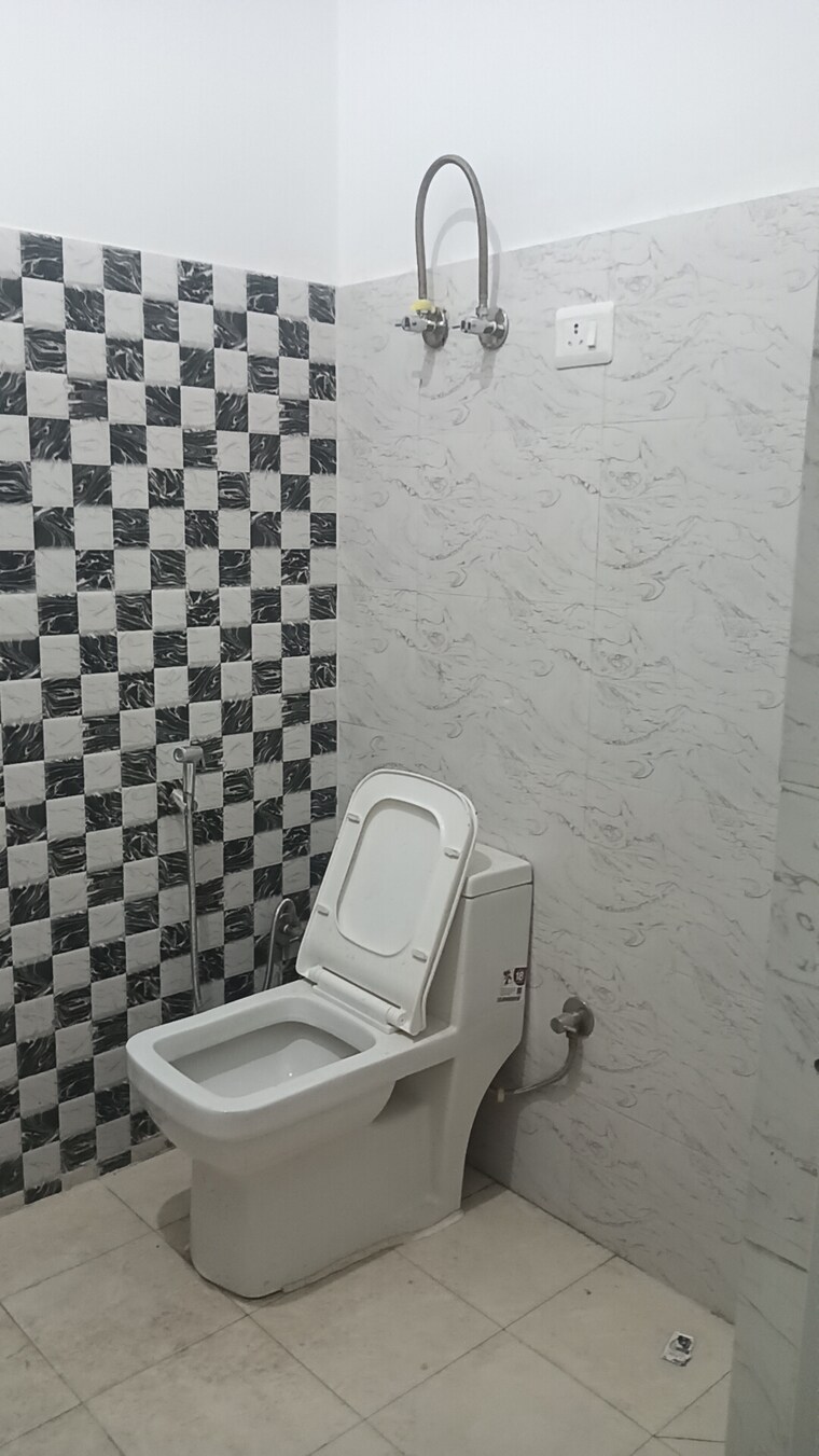 Bathroom, sector 1 greater noida 1 RK 250 Sq.Ft. Builder Floor In Sector 1 Greater Noida Greater Noida 10095620