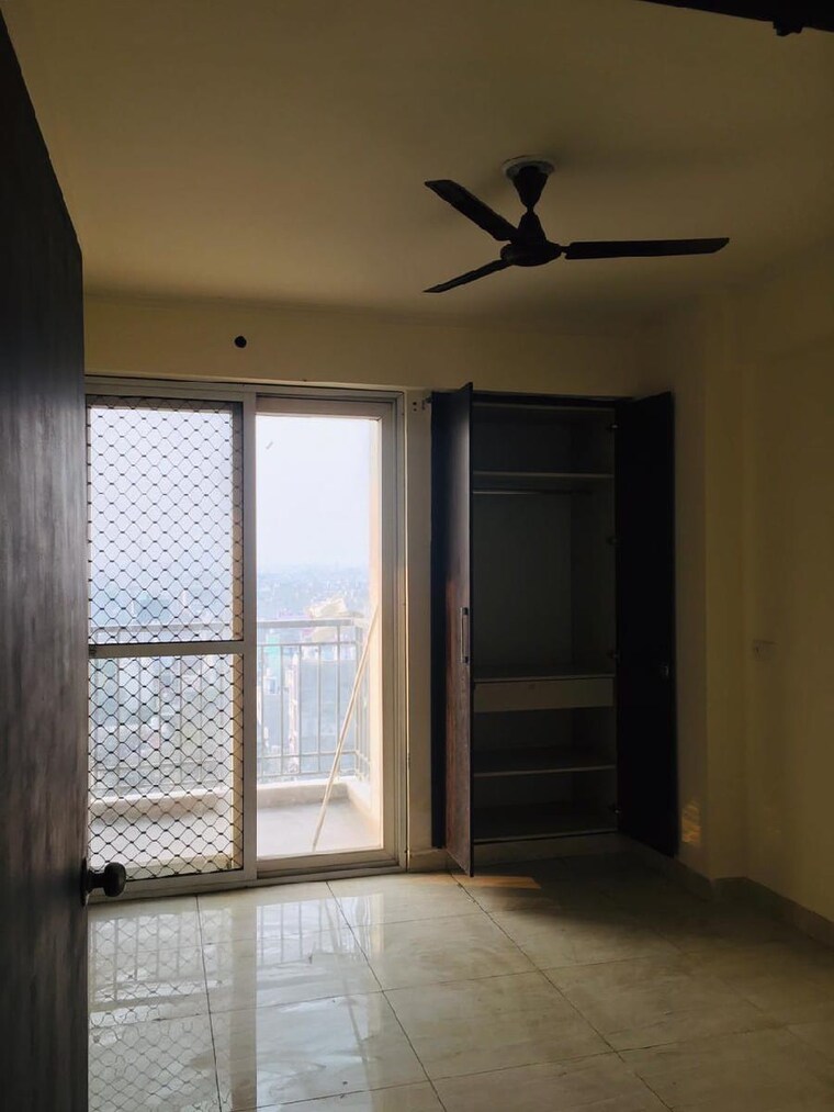 Room, crossing-republik 2 Bedroom 1075 Sq.Ft. Apartment In Crossing Republic Ghaziabad 10095618