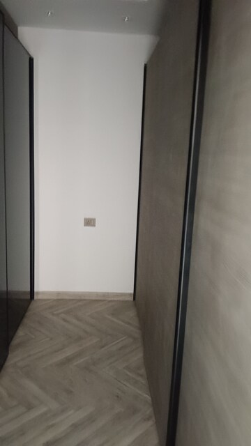 Room in 5 BHK Apartment at ABA County 107, Sector 107 – for Rent